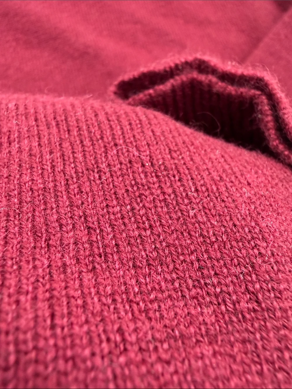 Women's V-Neck Sweater in Burgundy - Unknown Brand